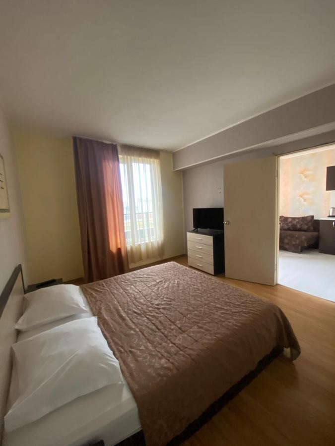 Apartments Danita & Restaurant&Pool Bar Варна Экстерьер фото