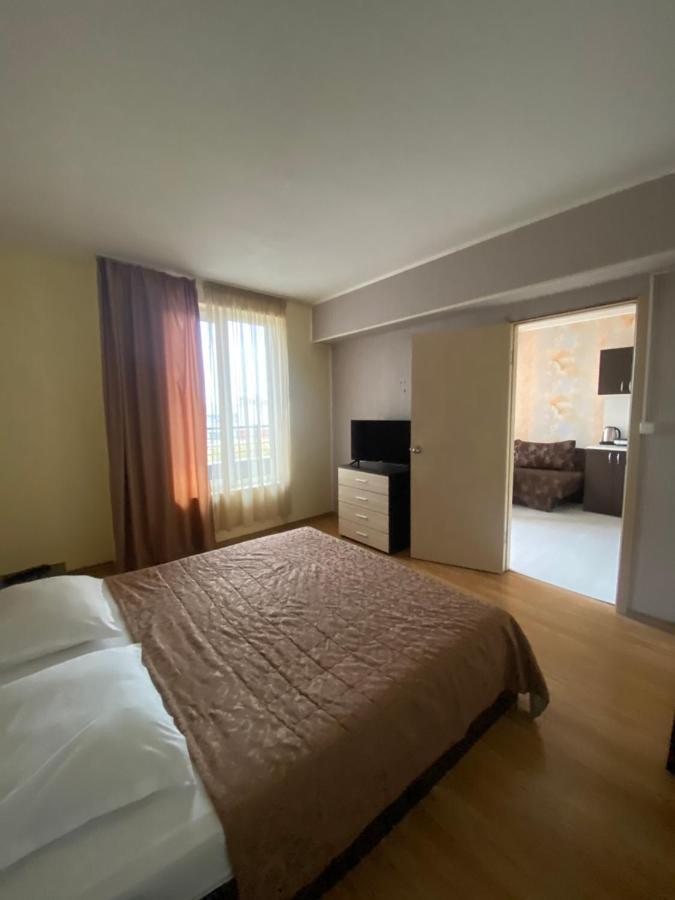 Apartments Danita & Restaurant&Pool Bar Варна Экстерьер фото