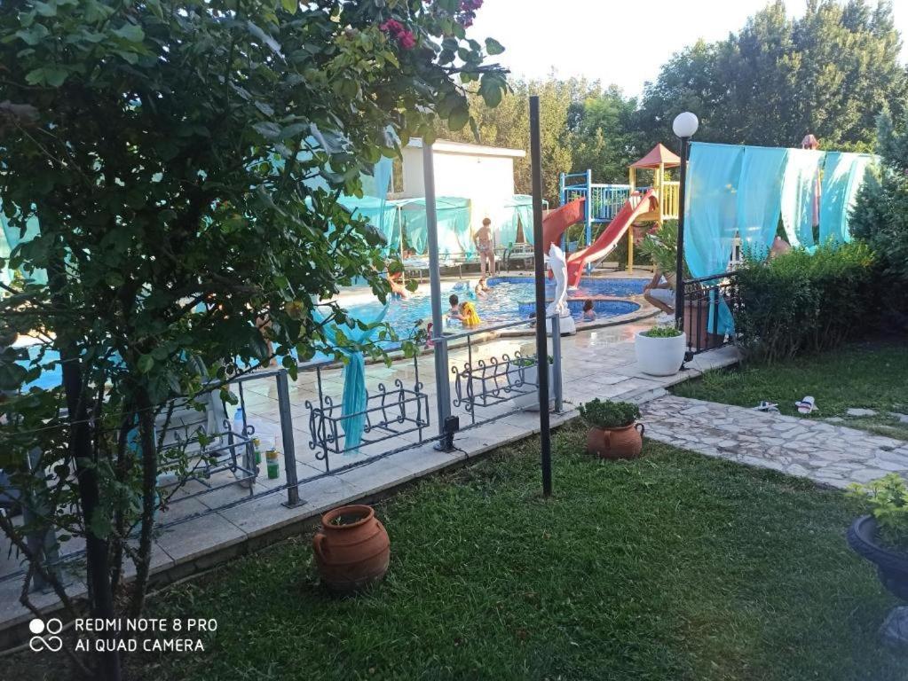 Apartments Danita & Restaurant&Pool Bar Варна Экстерьер фото